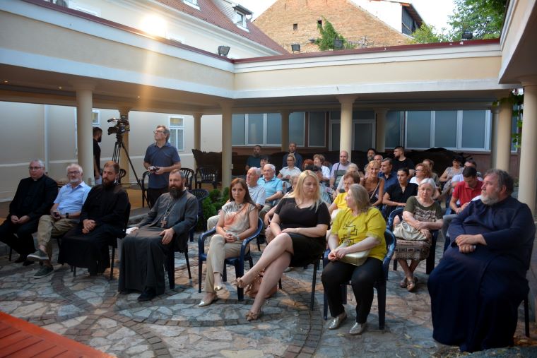 Одржано предавање на тему: „1700 година од Првог васељенског сабора – исповедање вере у Бога који је постао човек“