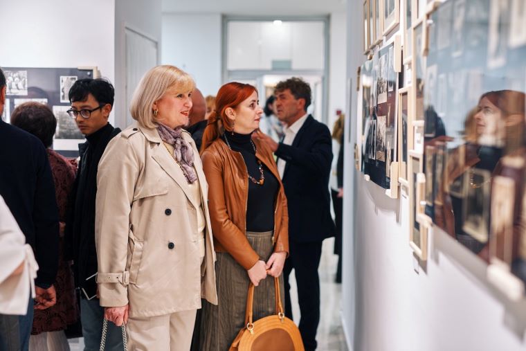 Отворена изложба  „Рефлексије: Збирка фотографија Спомен-збирке Павла Бељанског“